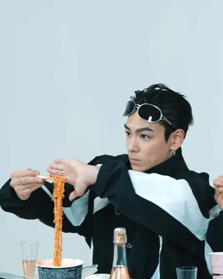 y.tttop tweet media