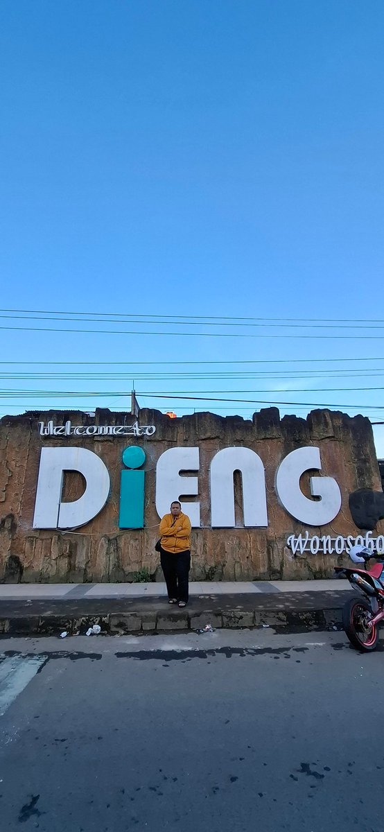 mochammadaulia1's tweet photo. Freezing...🥶🥶🥶 https://t.co/PZRvtAfWwt