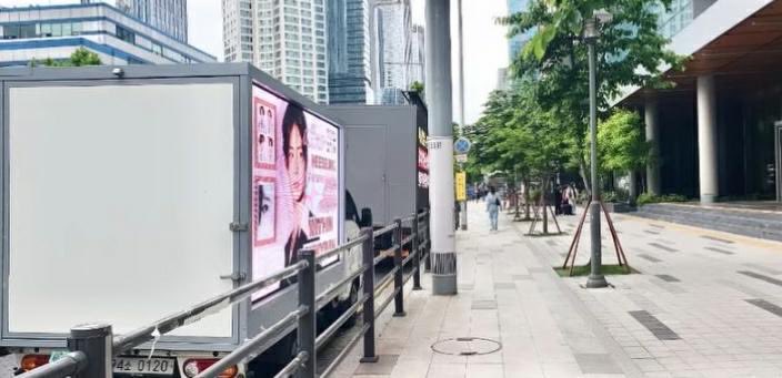 heevanly_evan's tweet photo. These are trucks that are infront of hype today .. yes we won’t give up, ENGENE will not give up no never . We will not let ot6 fanchants discourages us 😁 https://t.co/67aJn6UAae