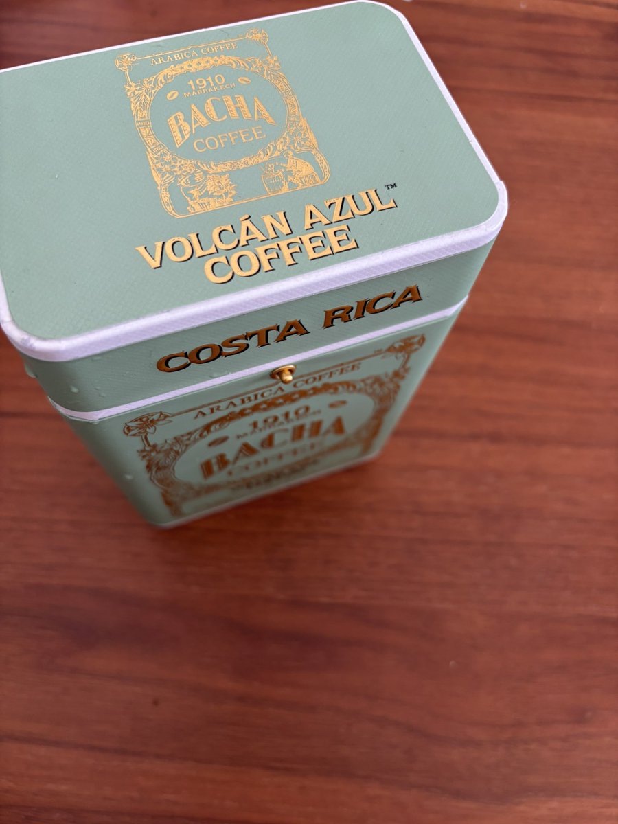 tomeeeeeee's tweet photo. BACHAでコーヒー買ったら豆直入れだったんだけど合ってます？？？
いつもはパウチ？に入ってたからこんなこと初めてで、、 https://t.co/ZION0JMnch