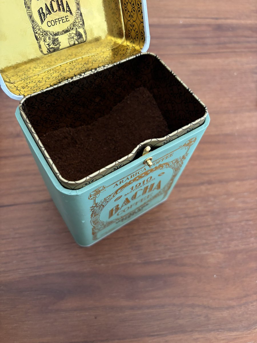 tomeeeeeee's tweet photo. BACHAでコーヒー買ったら豆直入れだったんだけど合ってます？？？
いつもはパウチ？に入ってたからこんなこと初めてで、、 https://t.co/ZION0JMnch
