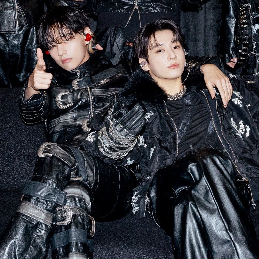 taekook𑁤 tweet media