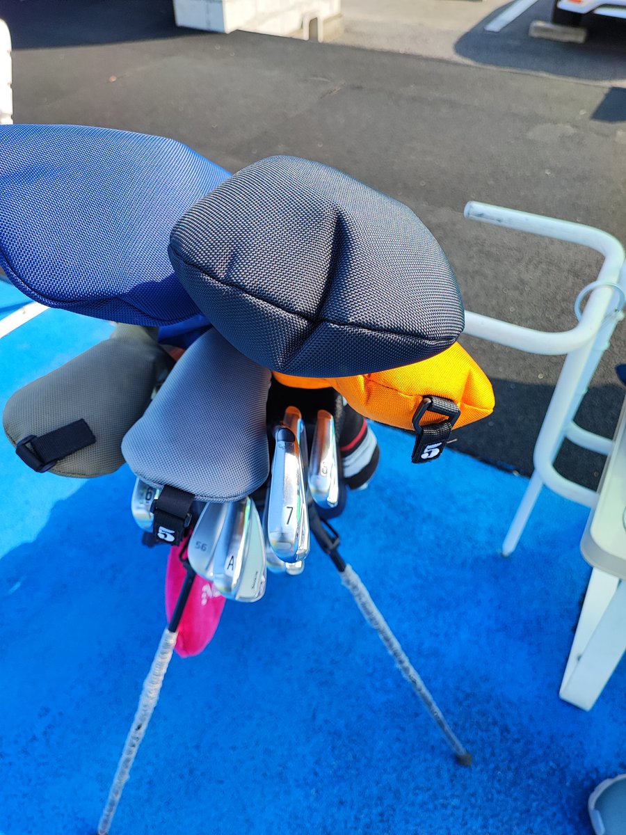 eibirdierush's tweet photo. 練習終わり！

課題はセットアップ
自然に出来るようになるまで染み込ませないと！

ハンドダウン禁止

大きなミスは明らかに減るけど、アイアンの打ち出し角が高くなっちゃった…何故だ… https://t.co/IIg3JwB0sc