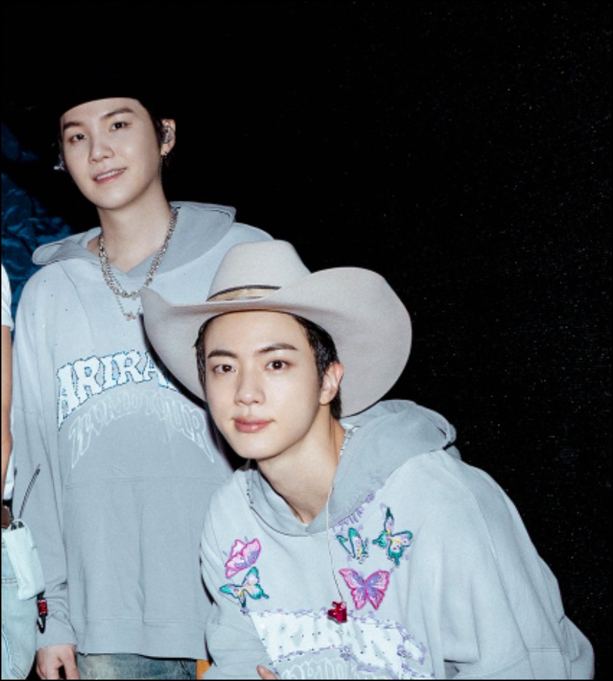 3 days, 3 photos of Yoonjin in México 🎉🎉