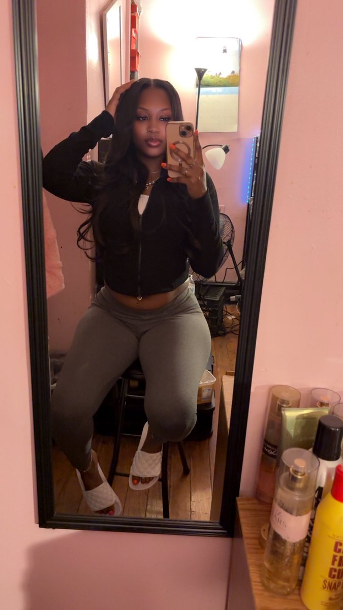 __Daishaa's tweet photo. a nigga lose me you know that nigga out his mind. ☺️ https://t.co/lBydkposq4