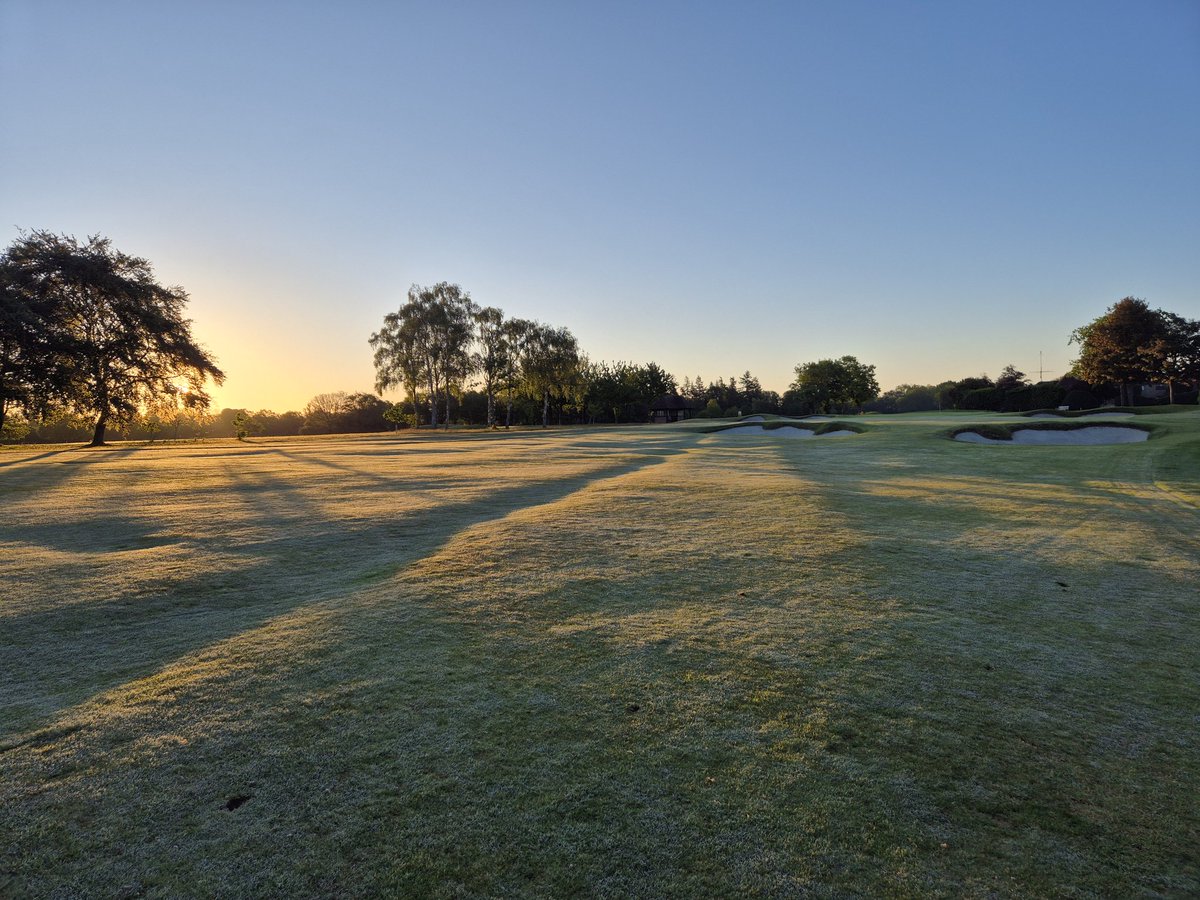 MissGK_Robyn's tweet photo. May and still frosty mornings 🥶 still, we are out getting the course ready for BBO seniors @ClubDenham https://t.co/gOf0XdDUAu