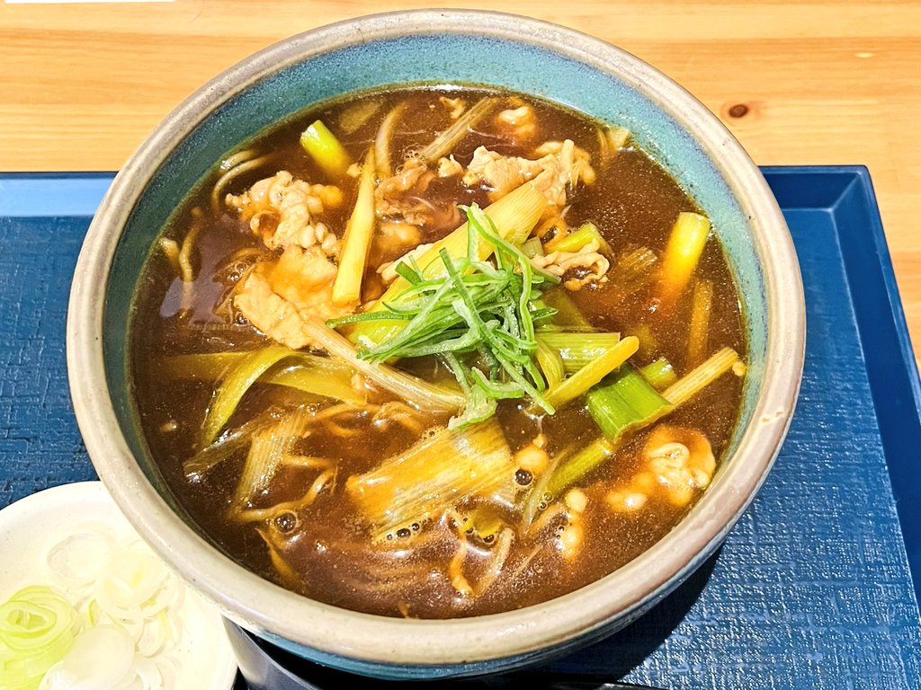 kissiicrestoria's tweet photo. 今日のお昼はカレー南蛮蕎麦!
カレー南蛮蕎麦の季節ですね♡
#飯テロ
#TOCS https://t.co/O6oJMzzlas