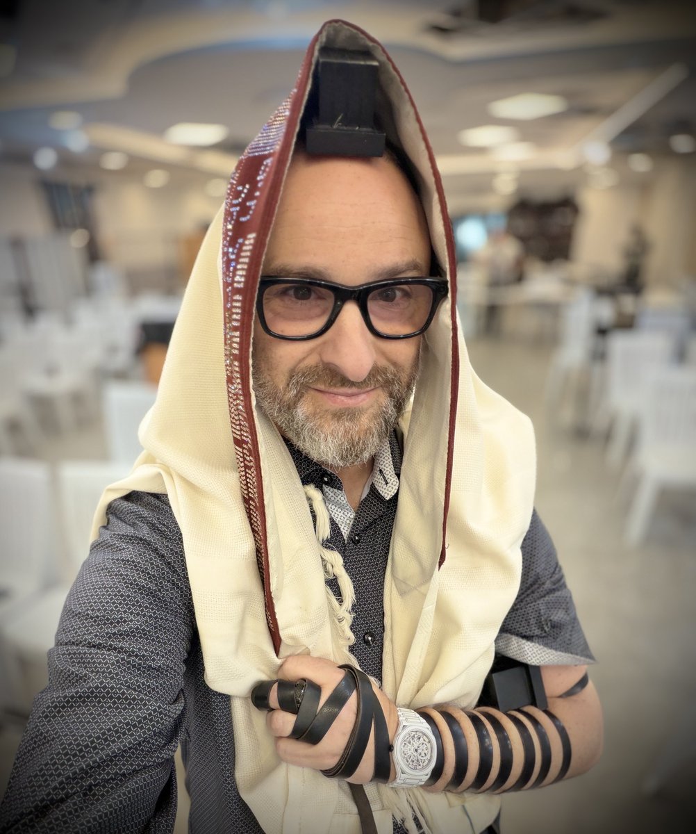 HilzFuld's tweet photo. Meeting the CEO at HQ first thing in the AM! 🙏 https://t.co/UzV1ZYIakn