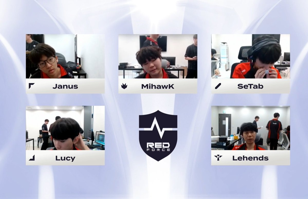 ilovefaker tweet media