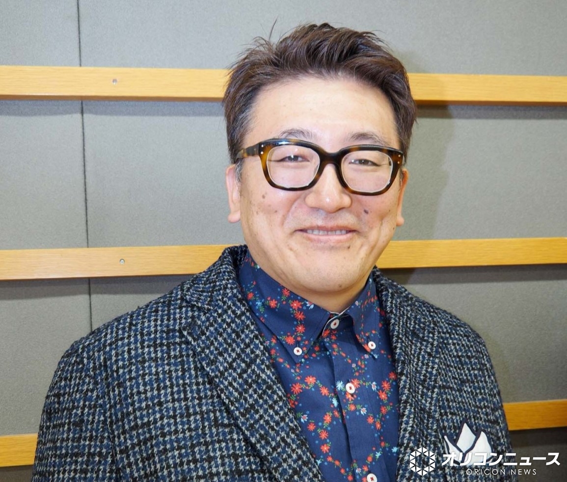 福田雄一、5年間のうつ病を初公表
目黒蓮への感謝も
oricon.co.jp/news/2453756/f…
⠀
『今日から俺は!!』直後に鬱病を発症。薬を飲んだ瞬間「地面が割れて沈んでいく感じがした」と振り返り、眠れず食べられず文字も読めず、2024年初めまでほぼ寝たきり生活だったという。「コメディ作家だから」と病気を