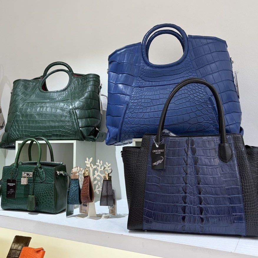 takpj3's tweet photo. Bonciani(南新町)の #HappySpring
✿一部商品が50%OFF!
まもなく夏物に入れ替わってしまうため、気になる方はお早めに!
その他、男女問わず使えるバッグや財布も多数。上質な本革でもお手頃価格です♪ https://t.co/j5fODKAmRj