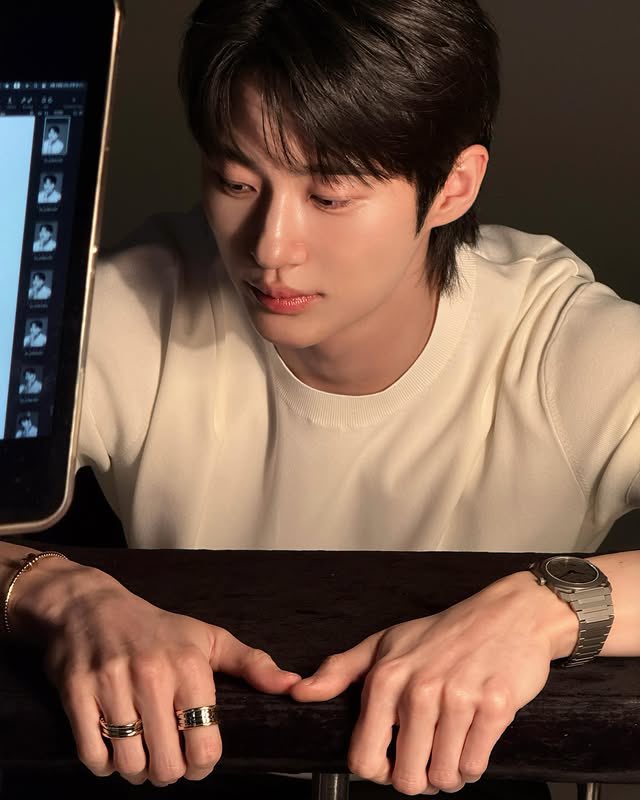 wooseokfiles's tweet photo. #ByeonWooSeok instagram update with BVLGARI https://t.co/fnlYWbbpHt