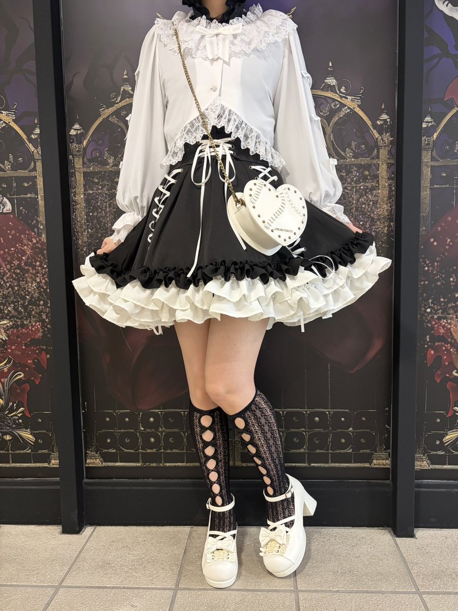 ゴスロリ、ロリィタ、甘ロリ、クラロリ、王子系、地雷系コーデなど様々