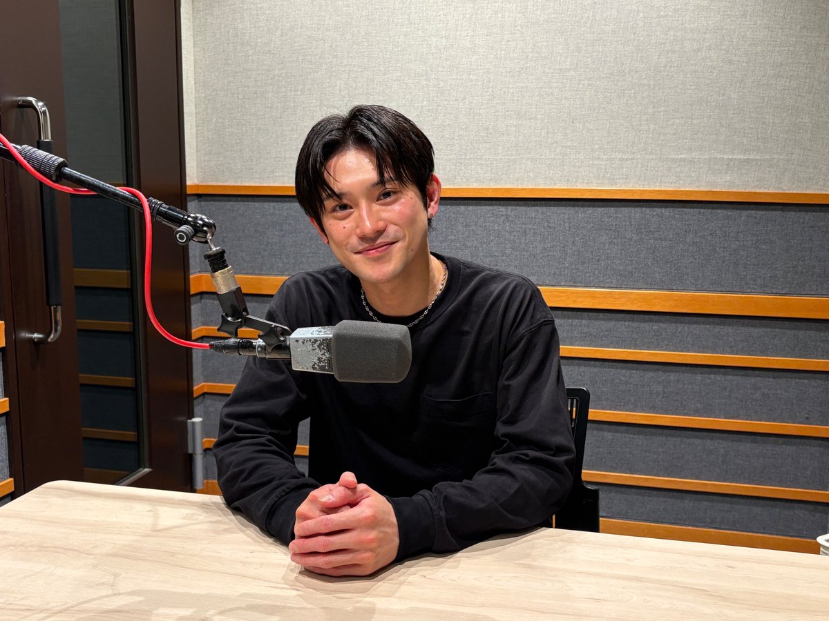 likelabo78MHz's tweet photo. 5／12（火）のゲストは
舞台「ハリー・ポッターと呪いの子」に
出演中の俳優
#原嶋元久 さん

#松風雅也 と9年ぶりの再会！
2人の意外な関係は！
舞台でスッポンポン未遂の珍騒動！？
_φ(･_･

radikoでの視聴はコチラ⇒
https://t.co/HPGar1TxJS https://t.co/veRmL0SG70