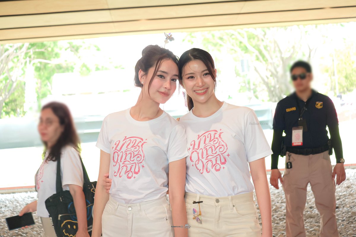 คืนชีพสาววาย tweet media