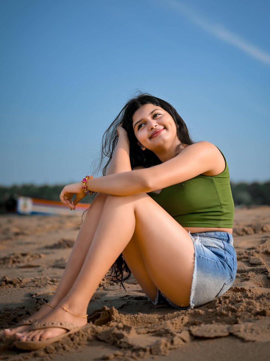 Nisha_vj_'s tweet photo. Unblocking Nivedya Exclusive content 

 Thread 🧵 https://t.co/kPgHQaC1b6
