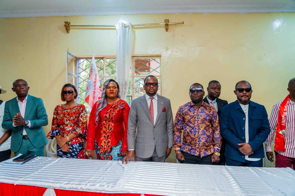 laguerrie's tweet photo. Lea activités de l’inter fédération de l’union pour la nation congolaise au lualaba ont été relancée ce dimanche 10 mai 2026 au siège du parti à kolwezi,  c'est à travers la conférence publique des femmes que lesdites activités ont été relancée, l’inter fédéral @ChristianMasud_ a procédé par l’installation de la nouvelle Présidente des Femmes désignée à titre intérimaire madame @alicenkumwimba  en lui dotant les insignes du parti pour  conduire à bon port sa mission en faisant usage des dits insignes pour le respect des textes. 

S'en est suivi une série d’exposé par les conférencière. 

@BillyKambale1 @jacksonmukunda