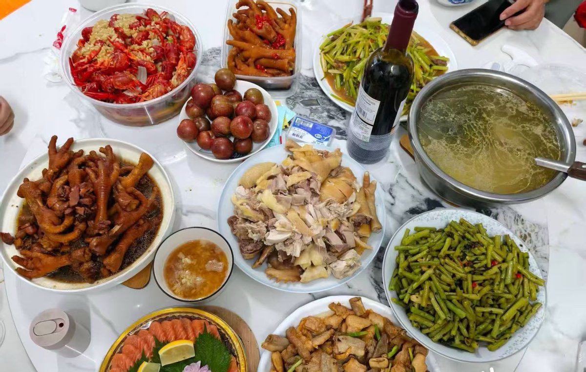 FineWutyun's tweet photo. 每天给你做饭，夫人，你洗碗可以么 https://t.co/Jk3sXAVnxN