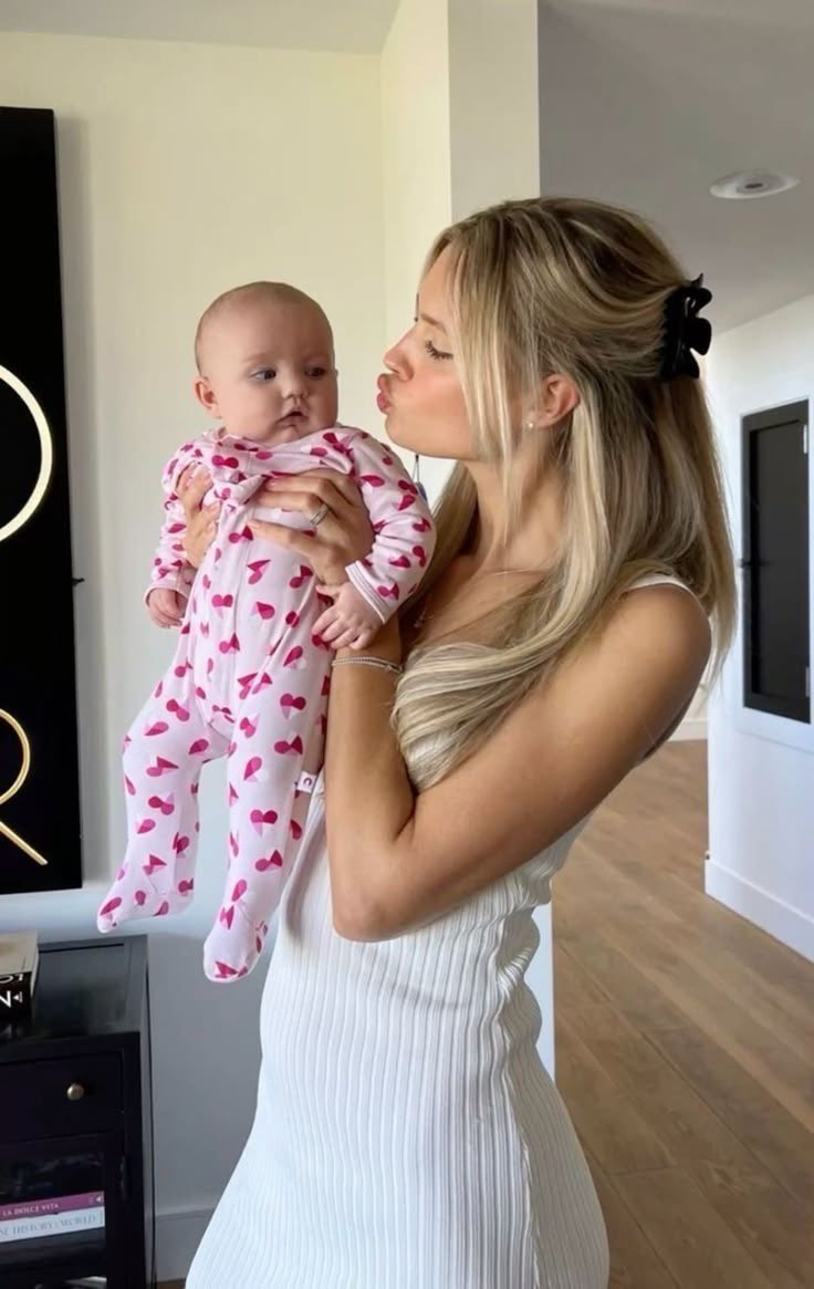 Bridget (Shawn's fiancée). tweet media