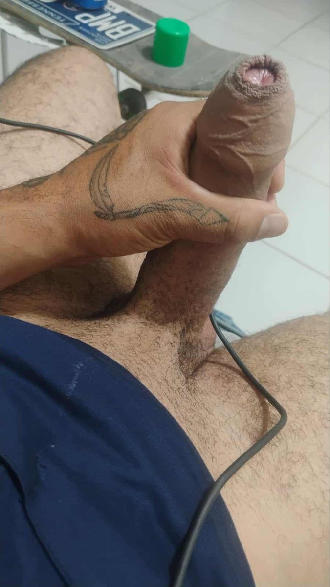 valvi0101's tweet photo. Que rica verga
#bigdick #HeteroEngañado https://t.co/jcFhy6VoGn