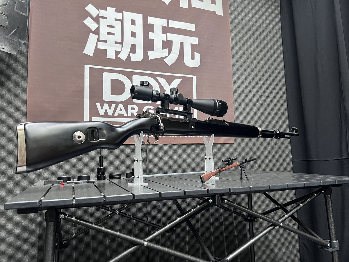 Ningbotree's tweet photo. 98K狙击步枪模型！黑檀木主体，钨钢金属件！手拉拉栓！搭配橡胶子弹！ https://t.co/GekrVNO3Mv