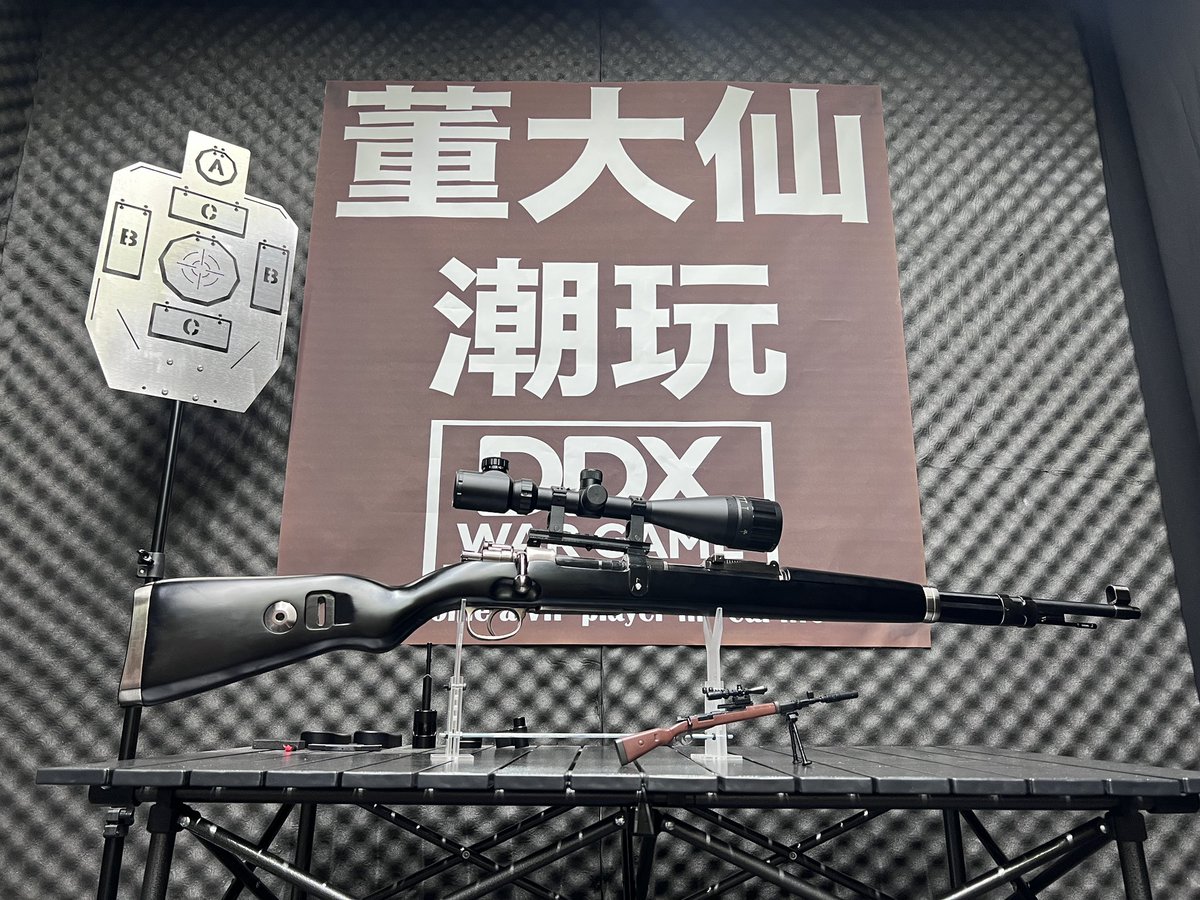 Ningbotree's tweet photo. 98K狙击步枪模型！黑檀木主体，钨钢金属件！手拉拉栓！搭配橡胶子弹！ https://t.co/GekrVNO3Mv