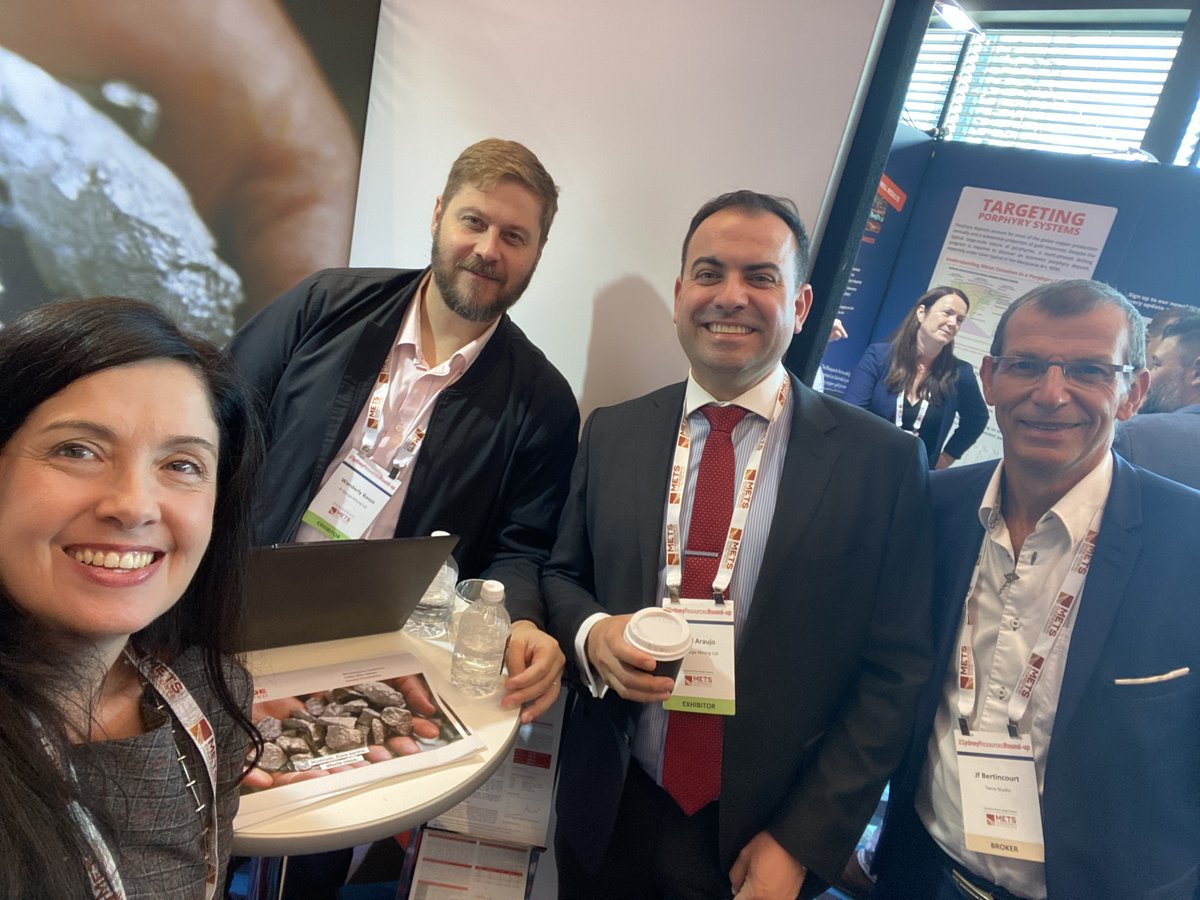 paola_rojas's tweet photo. Last week's Resources Round Up @VEvents_RIU felt pretty bullish. Strong sentiment, lots of investors walking the hallways, and plenty of new companies presenting.

It was a pleasure to see clients and friends, meet groups actively deploying capital plus hosting another investor lunch.

Still processing notes and images, but among new to me: $ARV $WCE $IVR $SLM $CRI

Did you attend too?