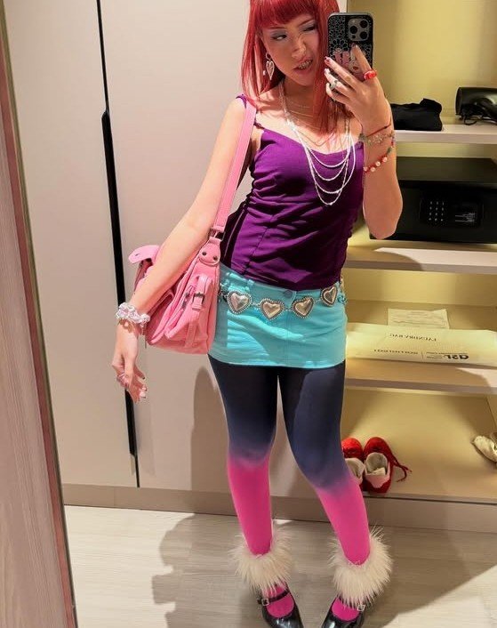 vi tweet media