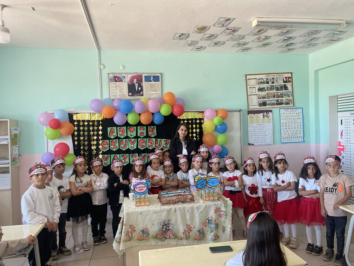 Kovanlisamsung's tweet photo. 🌺Minik yürekler harflerle tanıştı. 
🌺1. Sınıflarımızın okuma bayramı sevinçle kutlandı
🌺1. Sınıf öğretmenlerimizi gönülden kutluyoruz
@Yusuf__Tekin
@mardinilmem
@ali_eyyupkoca 
@SuleymnAKIN 
@makdag47
@derikmem47 
@klcengiz https://t.co/TfmN6XpcG0