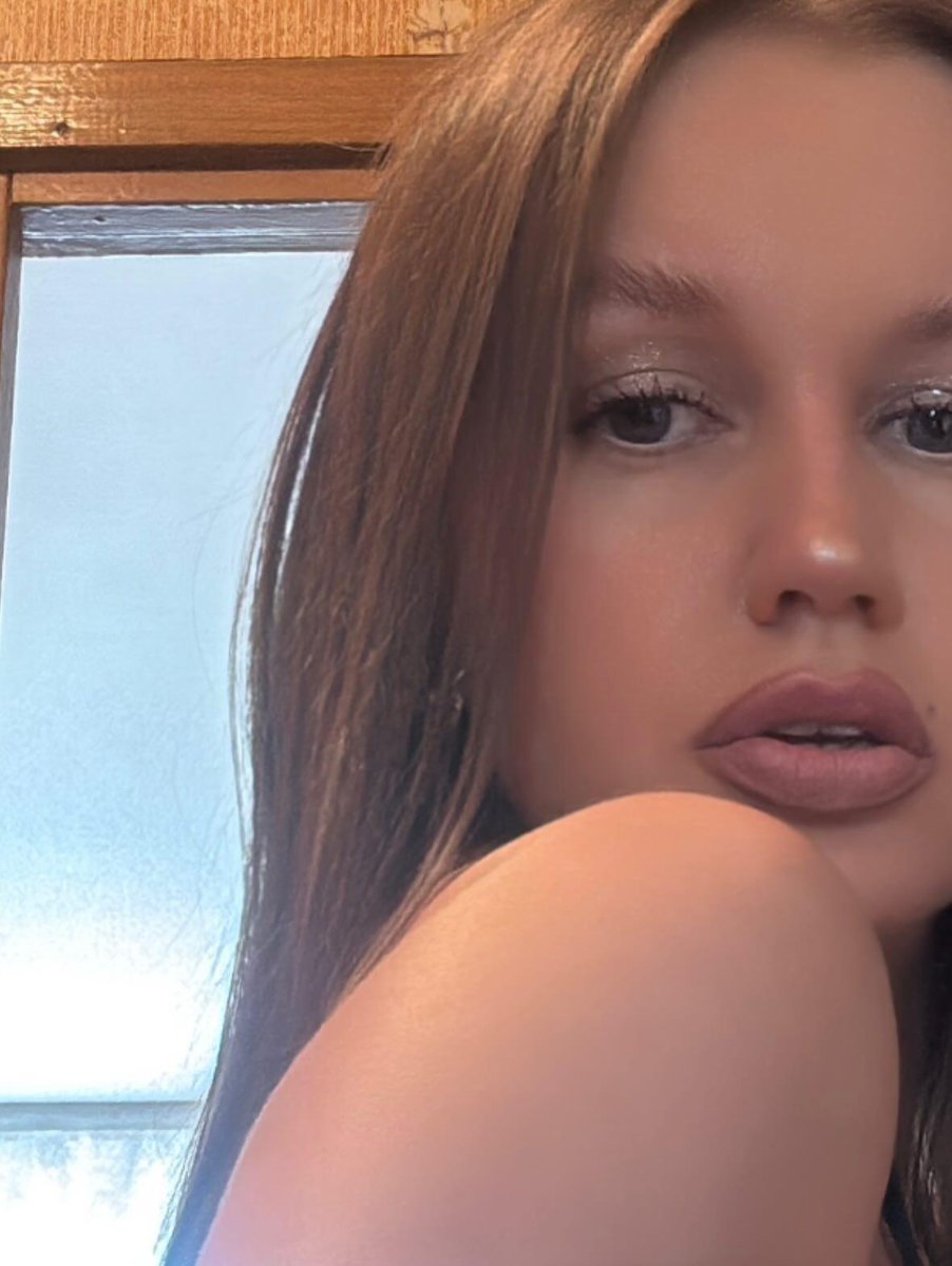 Julia tweet media