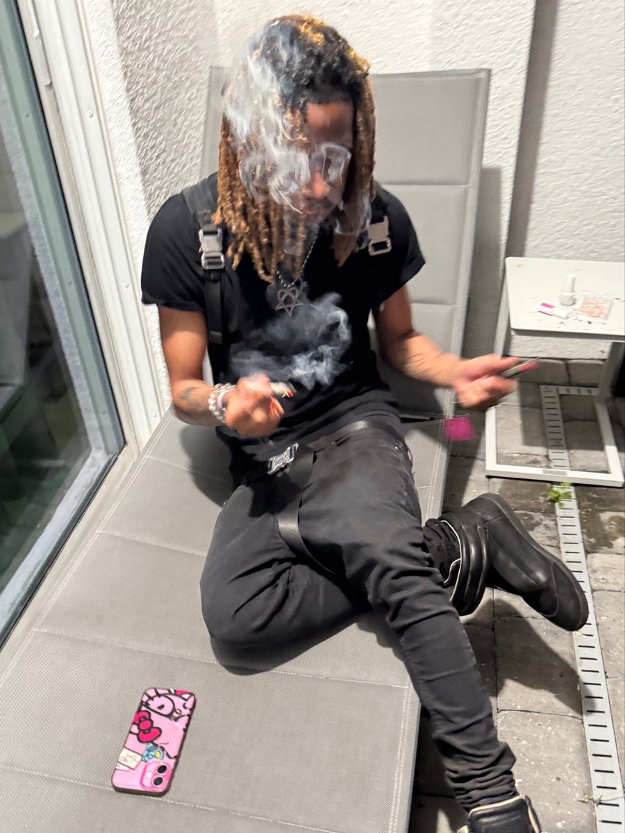 yves tweet media