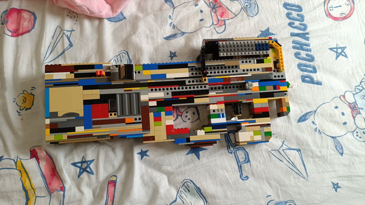 Anomalpha's tweet photo. Lego FN P90
#lego #legogun https://t.co/NnfsjFRkpZ