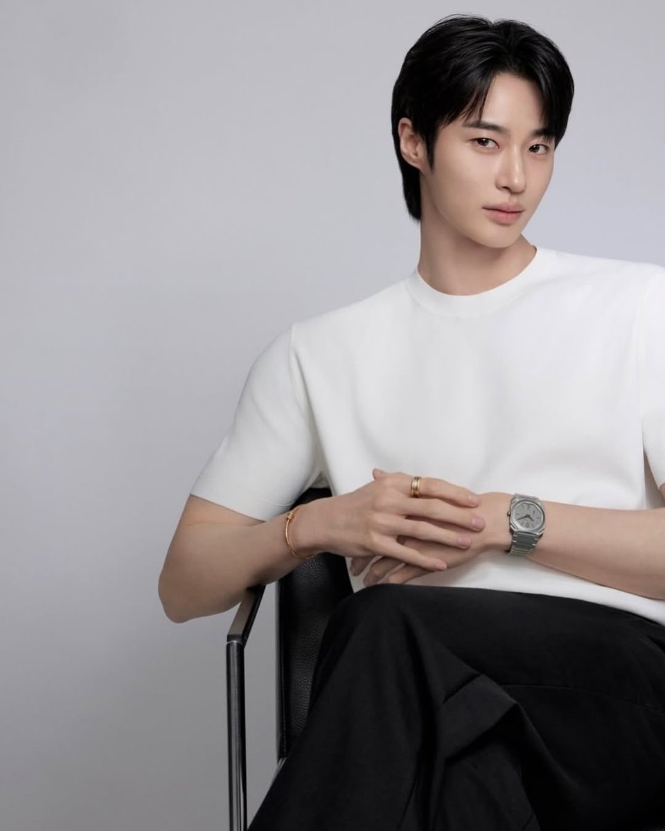 Vogue Thailand tweet media