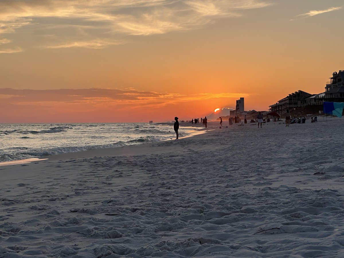 rbs301's tweet photo. @spann Sunset in Seagrove Beach Tonight #30a #sunset #Emeraldcoast https://t.co/WDYfjRfAoh