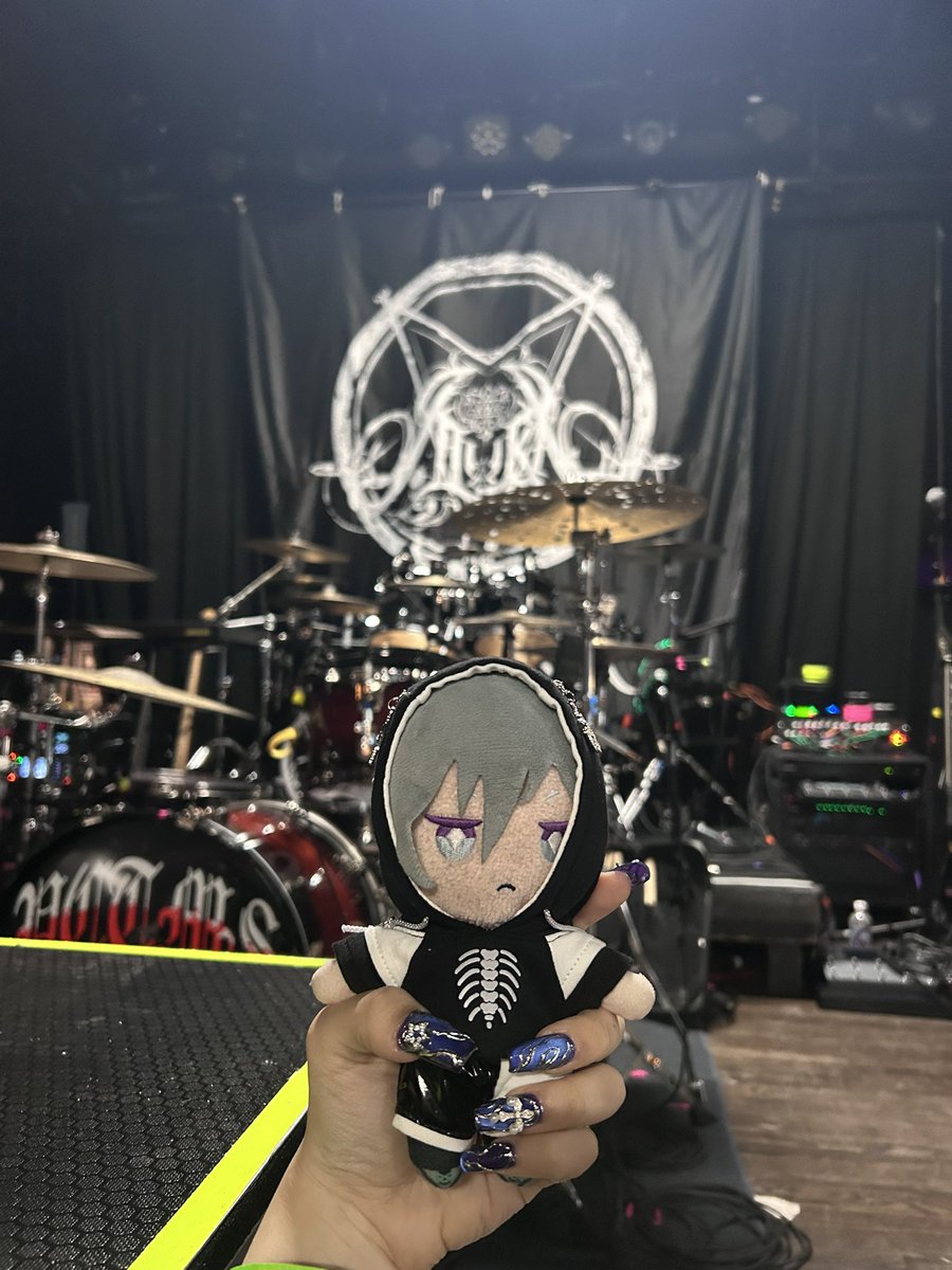 BASIL ⚔️ z & silver love ♡ tweet media