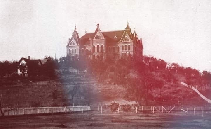 6twenty7's tweet photo. May 10, 1899: TX Governor Sayers signed a bill to establish a teachers school in San Marcos.....Southwest Texas State Normal School. 🐾 #FoundersDay #TXST127 #OldMain #BobcatPride #Alumni #SWT4Ever https://t.co/YjC1Php4bt