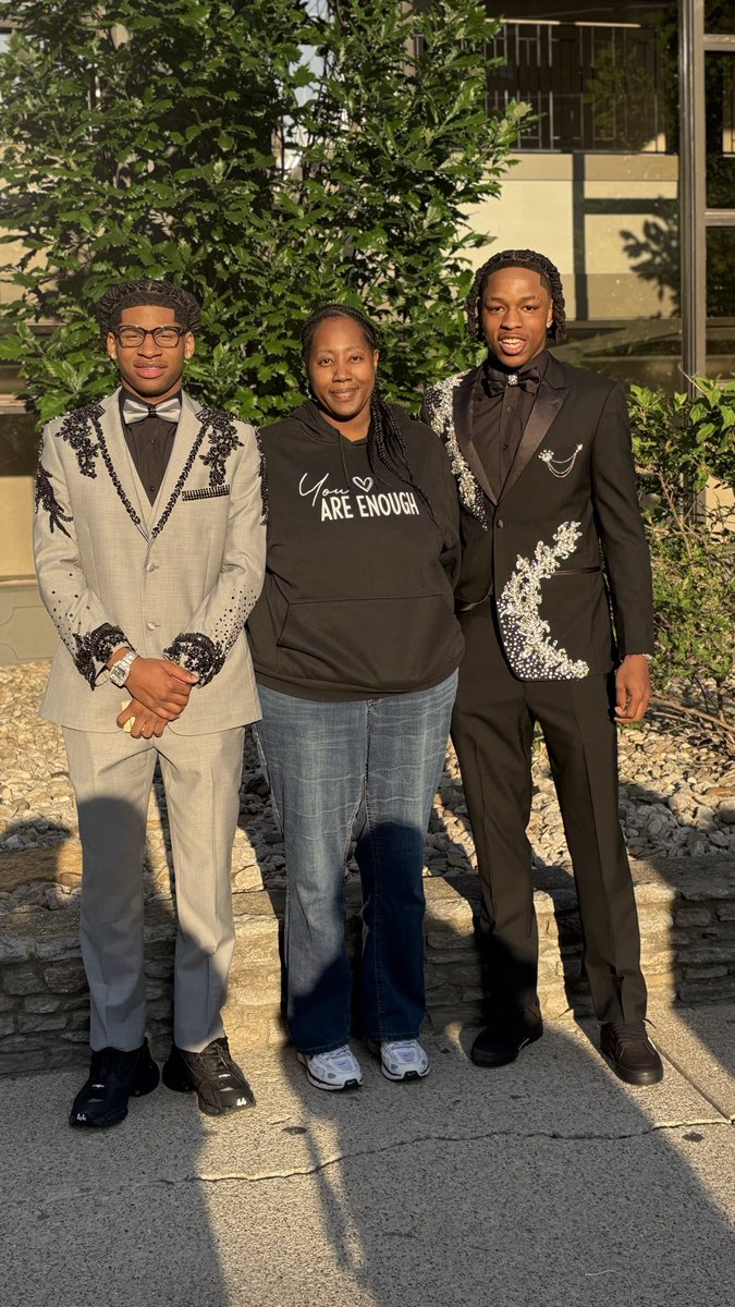 BigTiff44's tweet photo. Pics with my nephew’s before prom. It was such a memorable moment. @chriswesttt502 @larron26 https://t.co/3kroMUbLu7