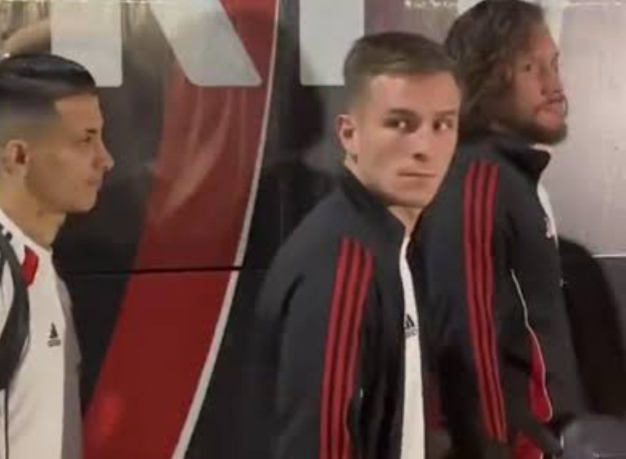 FerRomeroCarp's tweet photo. Te odio, Galoppo. Odio tu soberbia. Odio lo tosco que sos. Odio tus ojos celestes. Odio la manera en que vas a patear un penal.
Rescición de contrato hoy mismo para este burro. https://t.co/pJWFYPpDXb