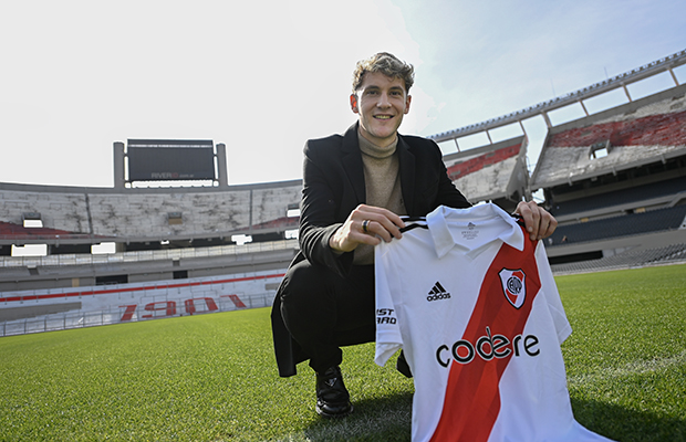 CAGON.

no hay otra manera de decirle a colidio, todos los partidos importantes juega mal.

freitas titular si o si contra gimnasia o velez si o si.