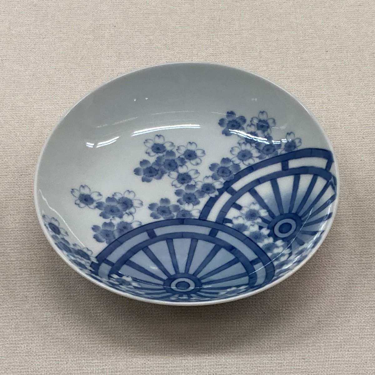 企画展「近代の柿右衛門と鍋島」開催中です。写真は鍋島家御用窯の伝統