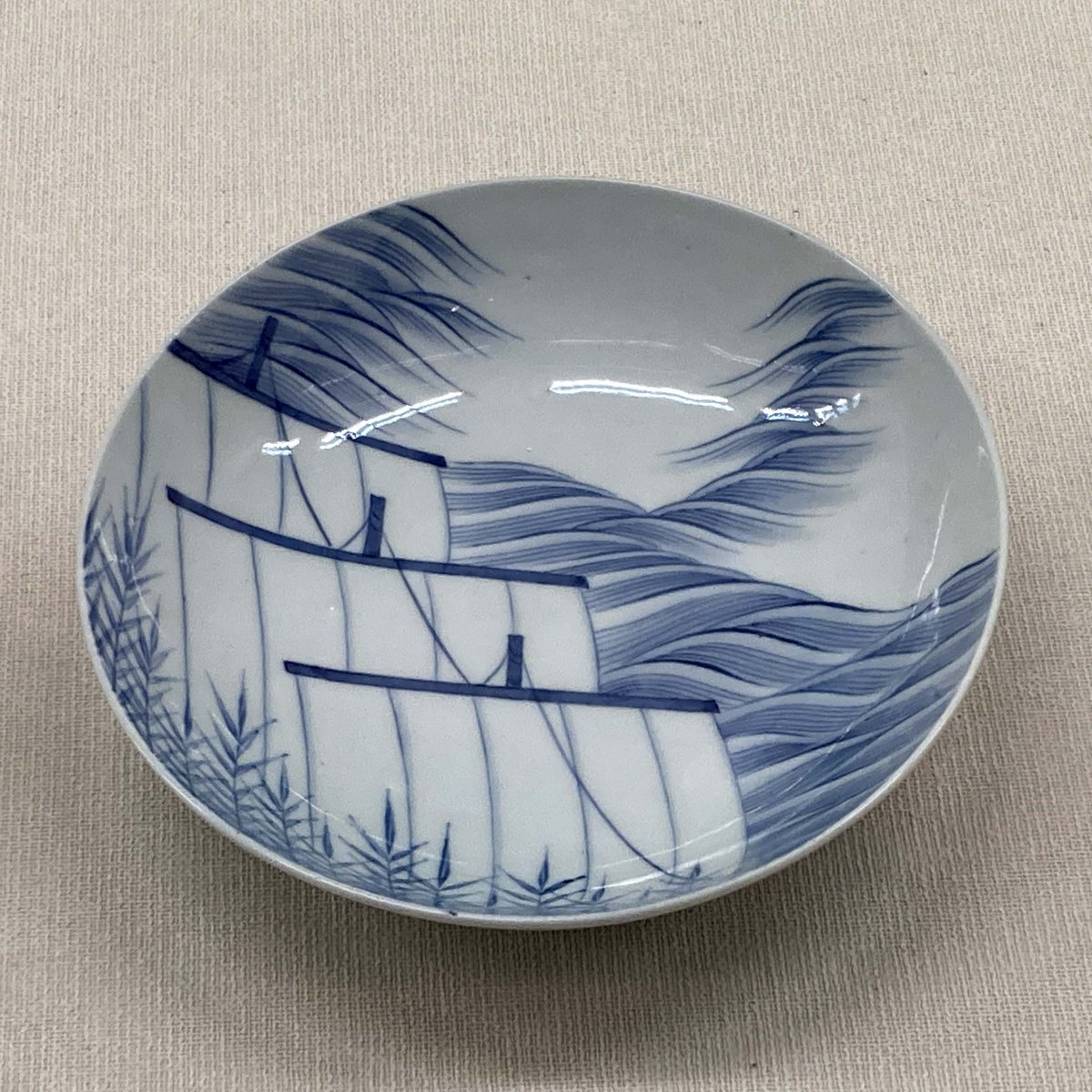 後期鍋島　染付風景画向付　三点　緻密な絵付　汲み出し　湯呑み　幕末〜明治期 企画展「近代の柿右衛門と鍋島」開催中です。写真は鍋島家御用窯の伝統