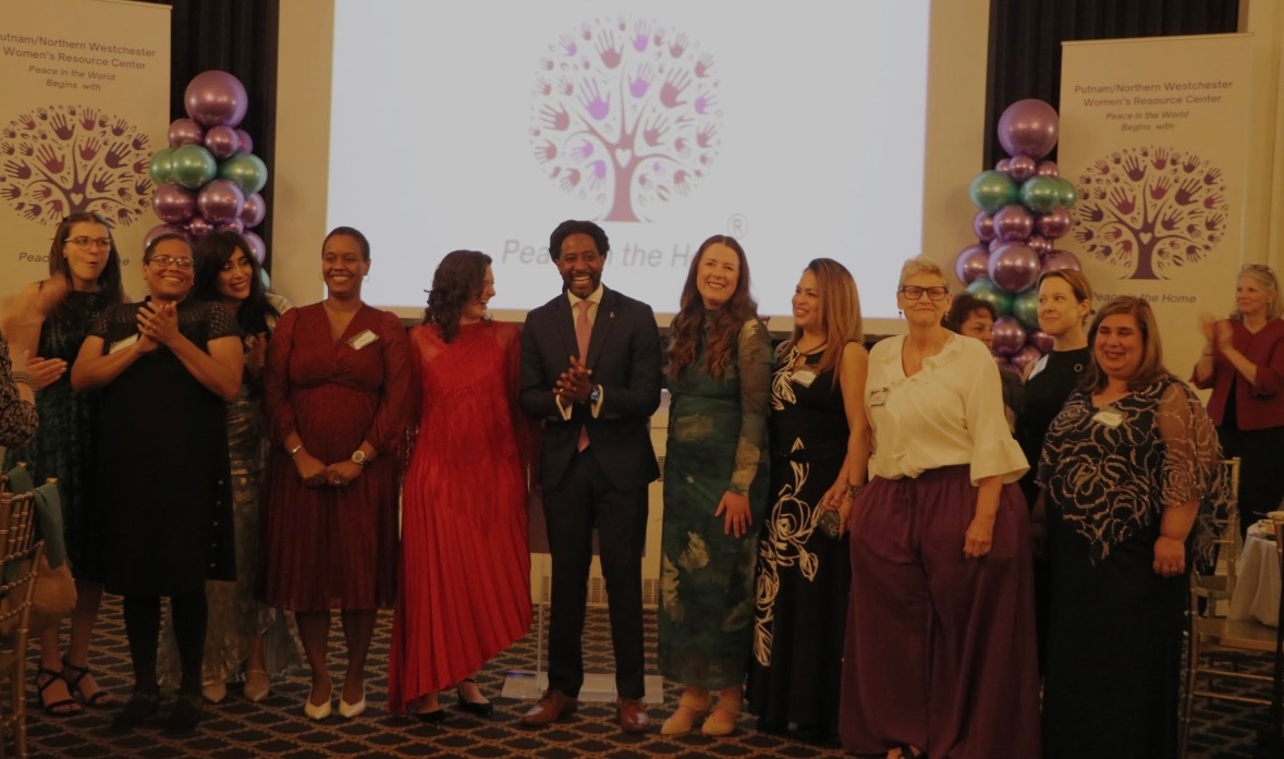 PutnamCAC's tweet photo. Today, the Child Advocacy Center of Putnam is proud to celebrate their partnership with the team at the Putnam/Northern Westchester Women’s Resource Center and the gala they hosted Friday night. 💜
Happy Mother’s Day to all the women we serve together. 🌸 https://t.co/vbmAW34nic