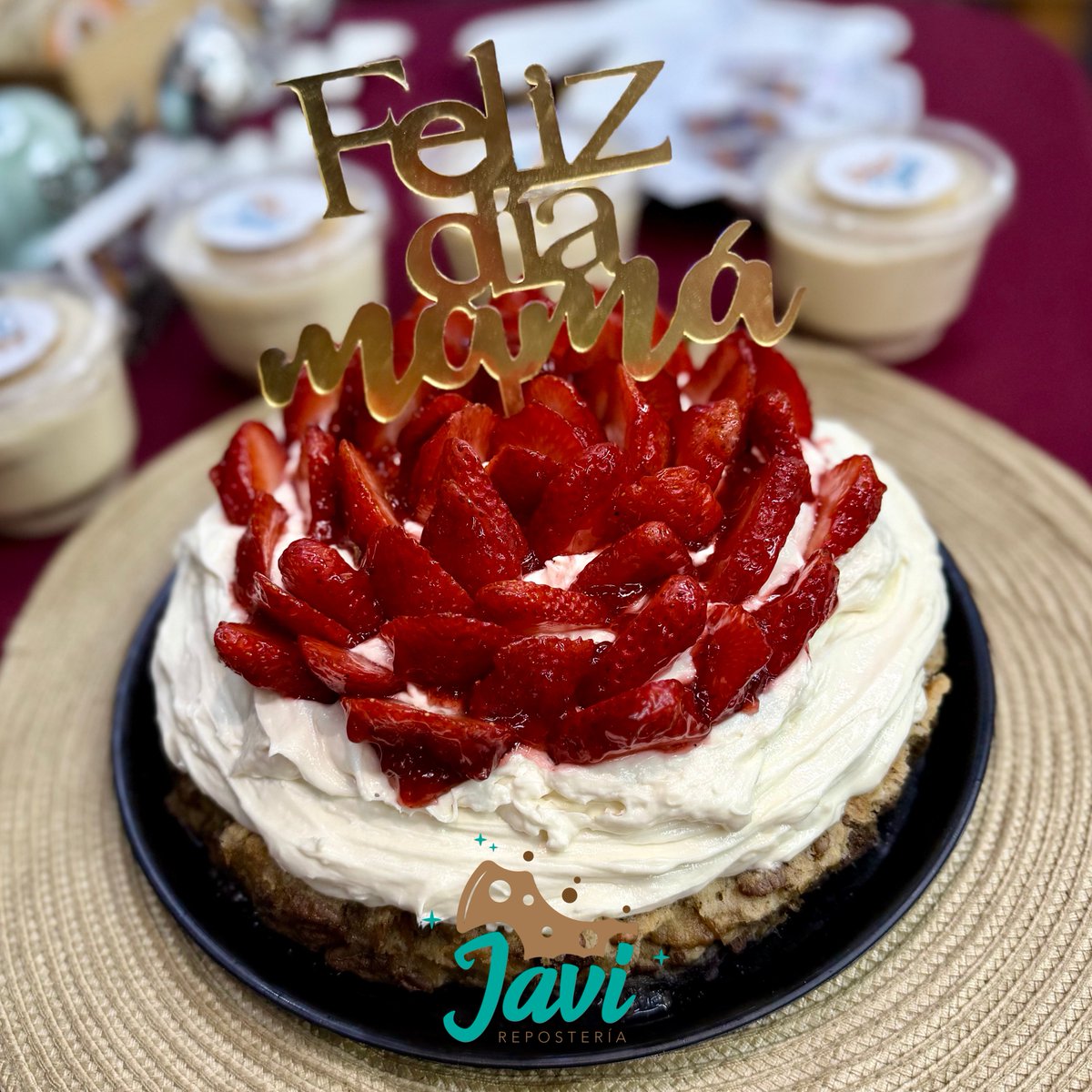 ReposteriaJavi's tweet photo. ¡Feliz día de las madres!🌷
Nada más hermoso que decir lo mucho que las queremos con un pastel mostachón de fresas.❤️

#MothersDay #DíaDeLasMadres #PastelMostachón #MostachónDeFresa #Repostería #10DeMayo https://t.co/6bVhqdVkgO