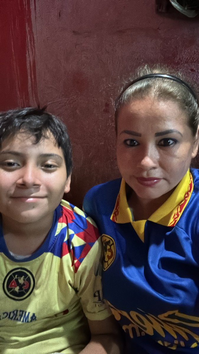 jrbcjd's tweet photo. #QuienPegaMasFuerte
#MasQueUnPartido 
@Andres_Vaca_ @VIX @Televisa @TUDNUSA
@TUDNMEX @redes_TUDN @GNPSeguros
@escenariognp @DavidFaitelson_
@LigaBBVAMX @calientesports
@ClubAmerica @cantantearbitro https://t.co/hfquycuGNz