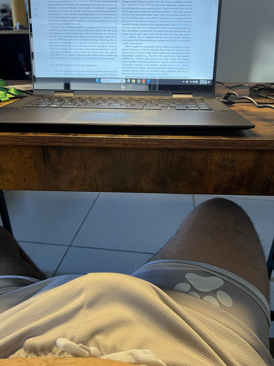 hunsfrdz's tweet photo. ¿Quién me hace mi tarea? https://t.co/SzHg2y8UZ5