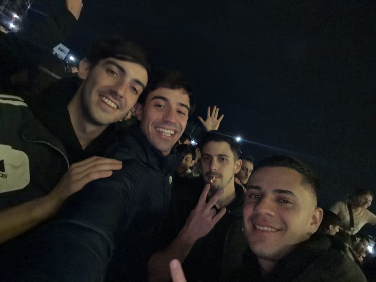 Ramiro_Gallo1's tweet photo. Otra jornada histórica de la mano del rey.
Gracias pity por volver y a mis amigos por existir 🇦🇷🇦🇷. https://t.co/MLnsHDMiNp