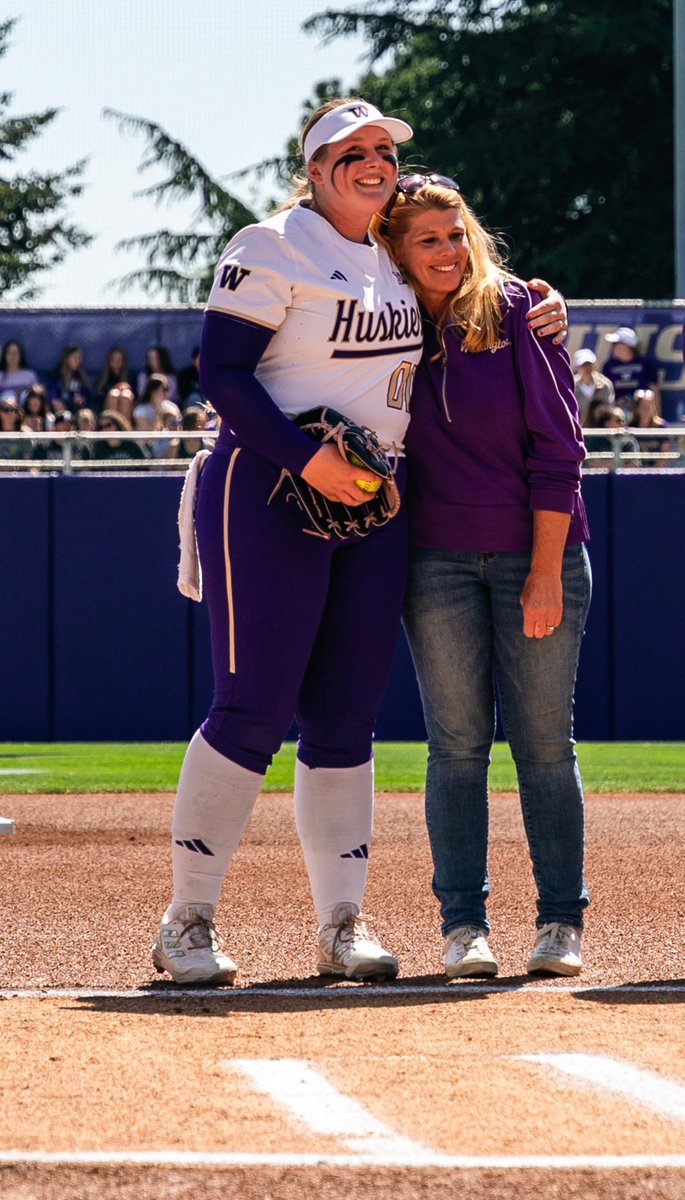 UWSoftball's tweet photo. https://t.co/sV7uR03ka6