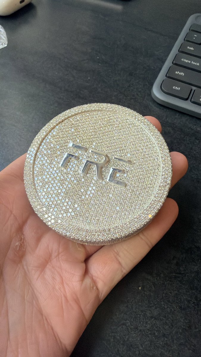 FRE Pouch tweet media