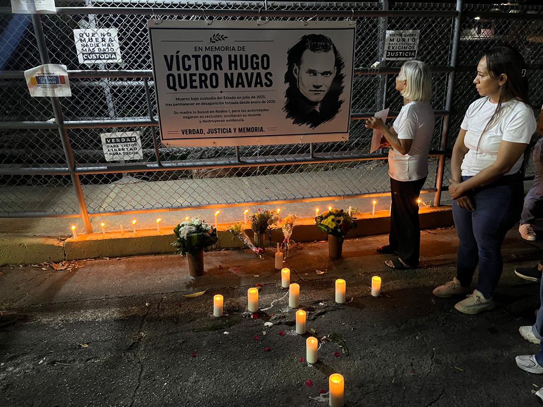 VenEsVenezuela's tweet photo. Hoy las madres siguen en vigilia por la libertad de sus seres queridos y elevan oración por Víctor Hugo Quero.

¡Basta de de tanta maldad!

Los queremos a todos vivos y libres. https://t.co/kMTJHqiFAq