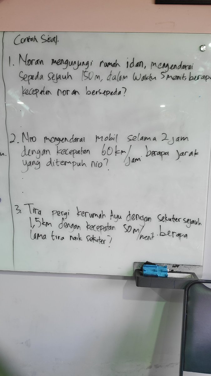 lilslove_'s tweet photo. Dengan kesadaran penuh, membawa anaknya @prsenoly ke soal cerita wkwkwk. 

Mon maap tulisan ue berantakan 🫨 https://t.co/gFAYGBuu8d